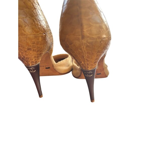 Chanel Womens DOrsay Pointed Toe Pumps Yellow/Beige Snake Print Leather Canvas H - Picture 2 of 9
